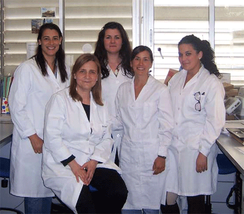 Grupo de investigación Biotecnologia de la Interacción Planta-Microorganismo Beneficiosos de la Universidad de Sevilla, liderado por Carolina Sousa (sentada)