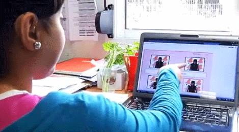 Los expertos miden el tiempo de reacción y los errores en las distinas pruebas / Imagen: Historias de Luz